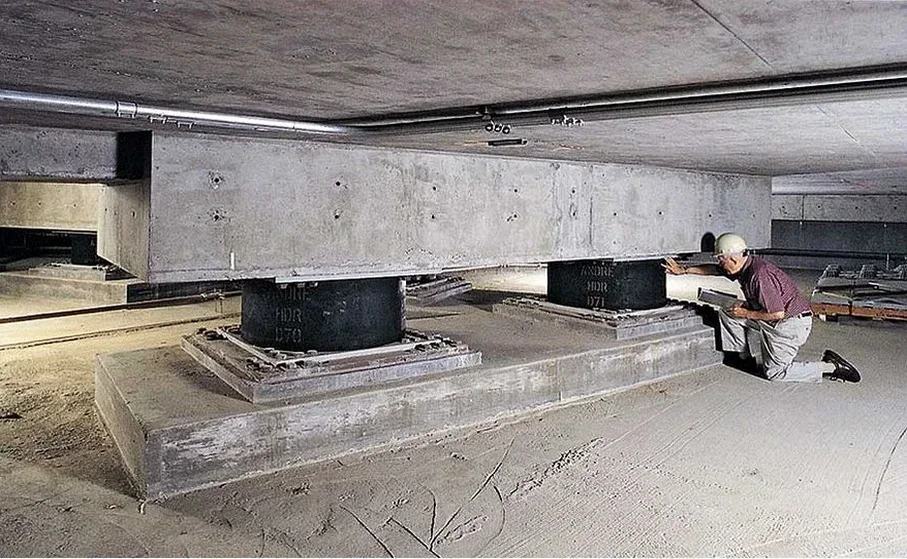 Diseño de Aislación Sísmica de Base en Antofagasta